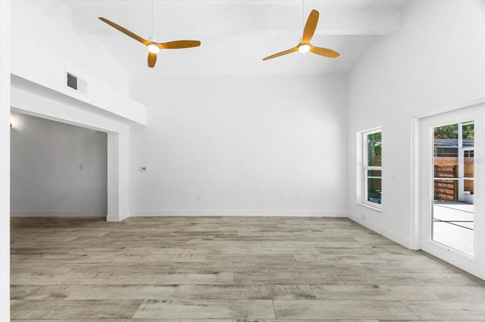 Image No.36-3 Bed Property for sale