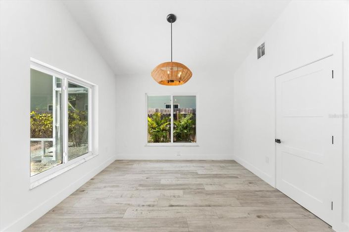 Image No.37-3 Bed Property for sale