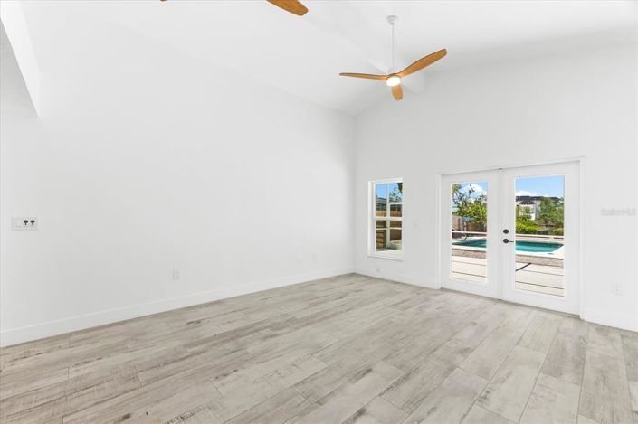 Image No.39-3 Bed Property for sale