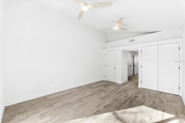 Image No.43-3 Bed Property for sale