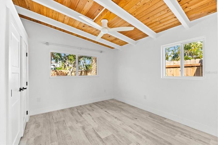 Image No.50-3 Bed Property for sale