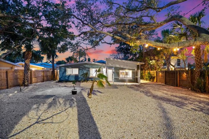 Image No.55-3 Bed Property for sale