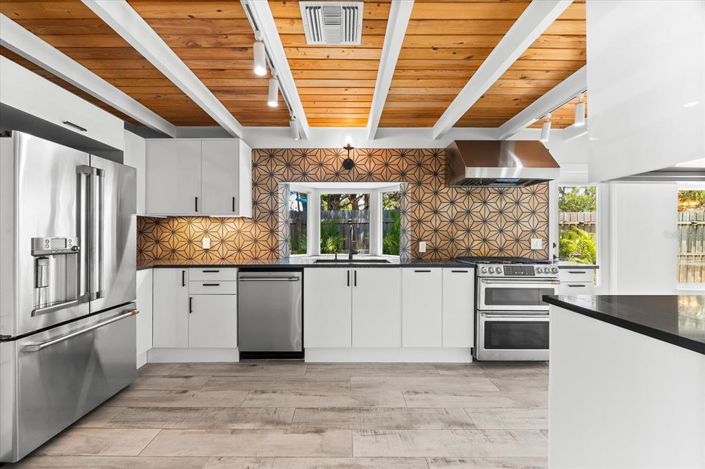 Image No.7-3 Bed Property for sale