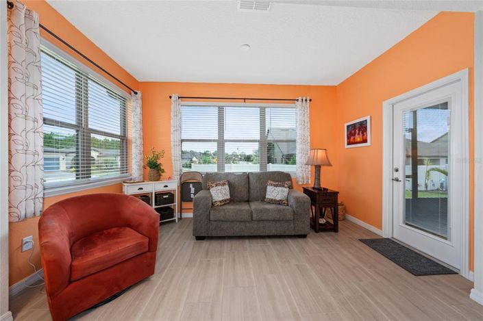 Image No.10-2 Bed Property for sale