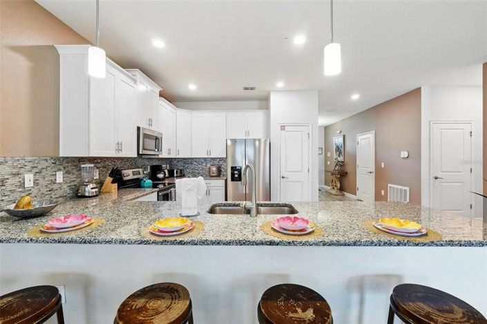 Image No.11-8 Bed Property for sale