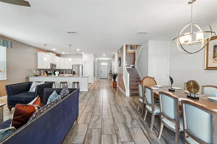 Image No.17-8 Bed Property for sale