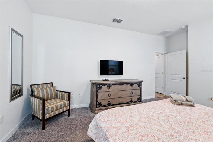 Image No.22-8 Bed Property for sale