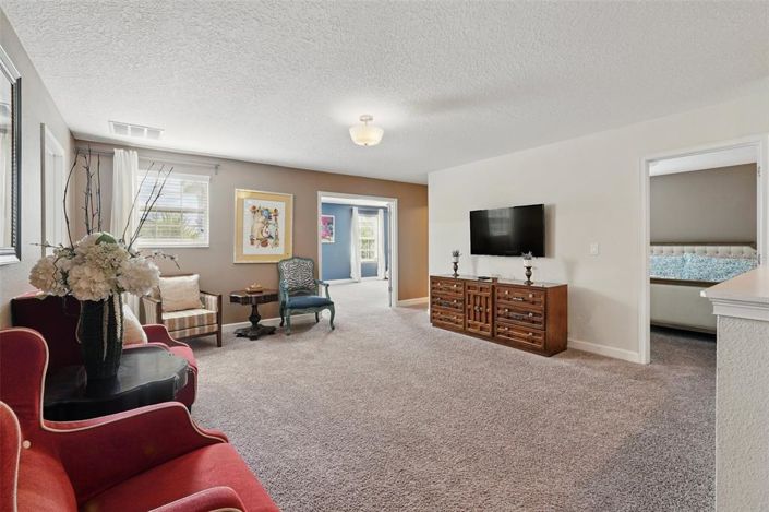 Image No.28-8 Bed Property for sale