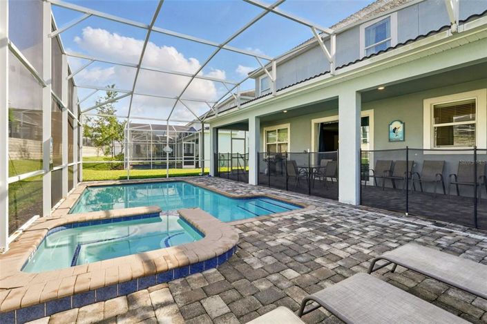 Image No.52-8 Bed Property for sale