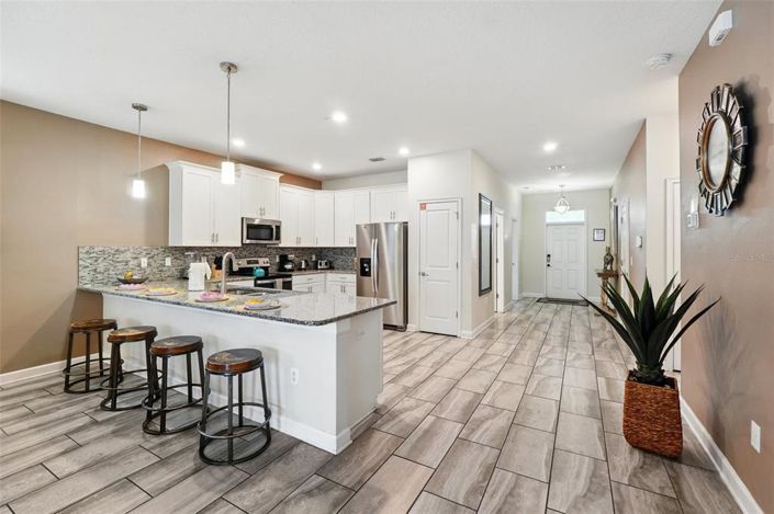 Image No.9-8 Bed Property for sale