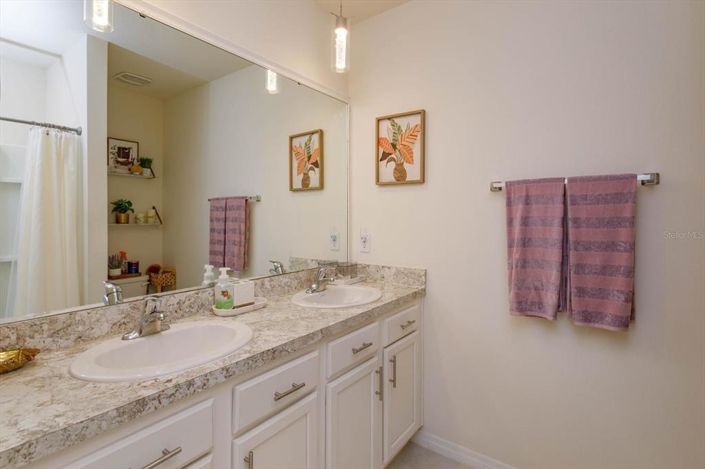 Image No.16-3 Bed Property for sale