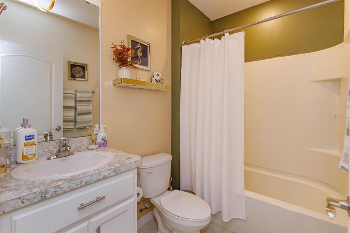 Image No.20-3 Bed Property for sale