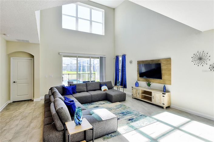 Image No.9-5 Bed Property for sale