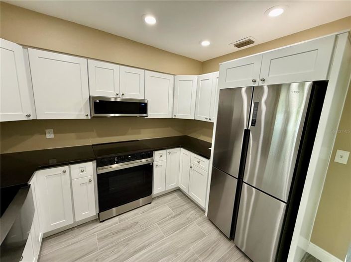 Image No.17-3 Bed Property for sale