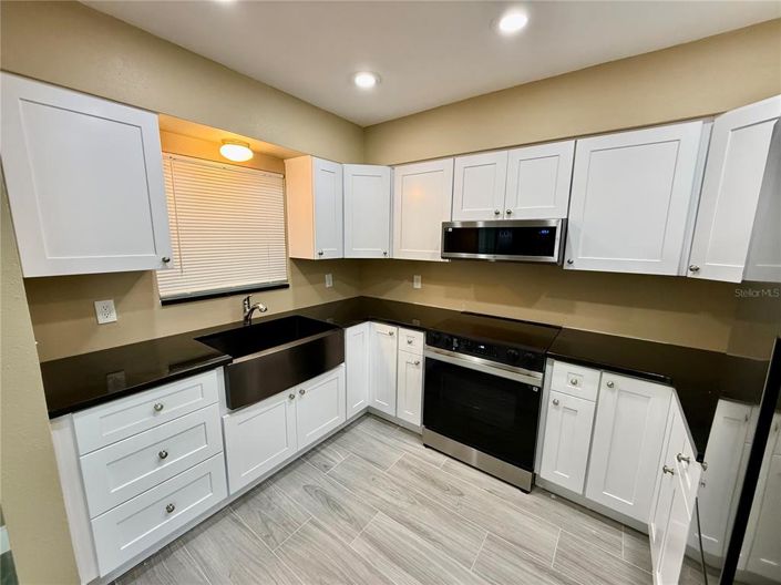 Image No.19-3 Bed Property for sale