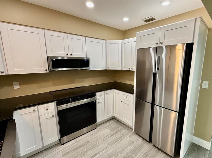 Image No.21-3 Bed Property for sale