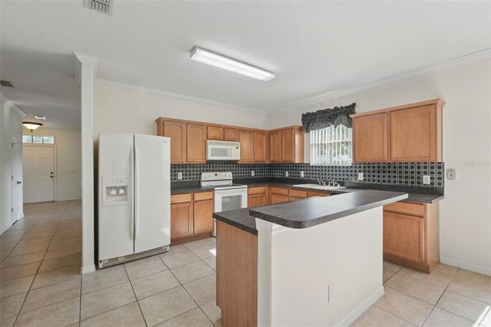 Image No.3-3 Bed Property for sale