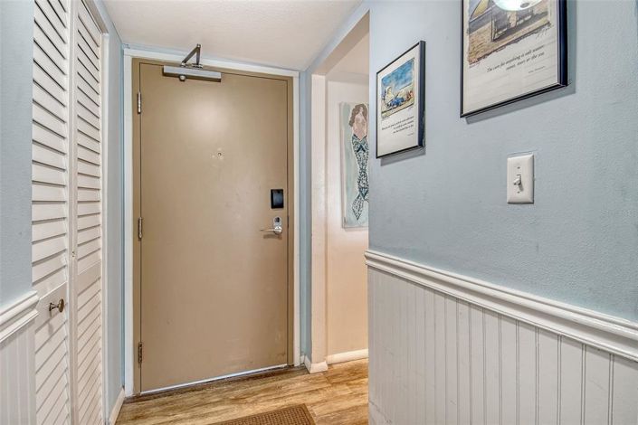 Image No.9-2 Bed Property for sale