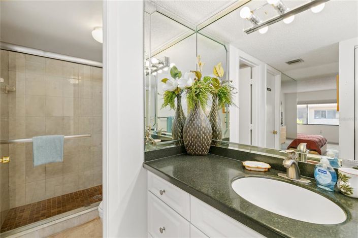 Image No.19-2 Bed Property for sale