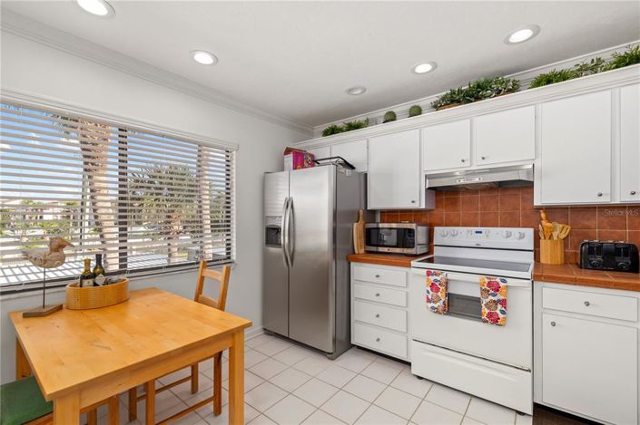 Image No.22-2 Bed Property for sale