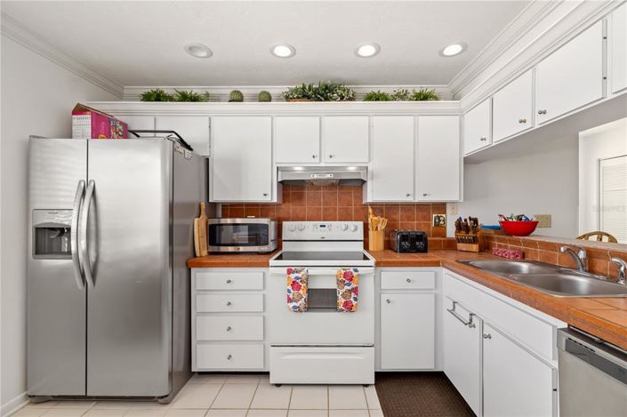 Image No.23-2 Bed Property for sale