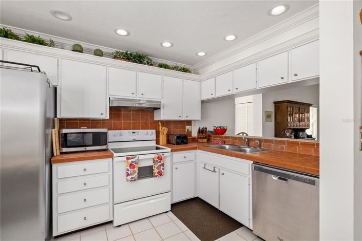 Image No.26-2 Bed Property for sale