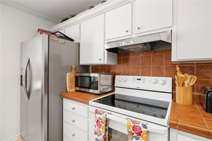 Image No.27-2 Bed Property for sale