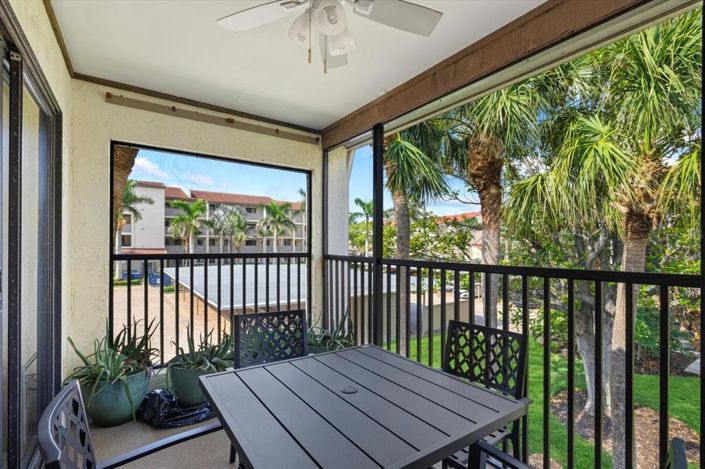 Image No.32-2 Bed Property for sale