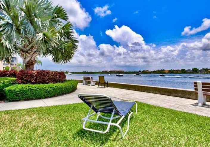 Image No.17-2 Bed Property for sale