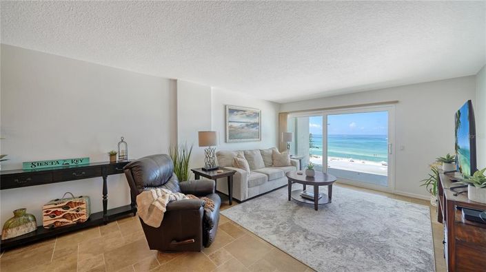 Image No.14-2 Bed Property for sale