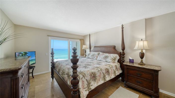 Image No.21-2 Bed Property for sale