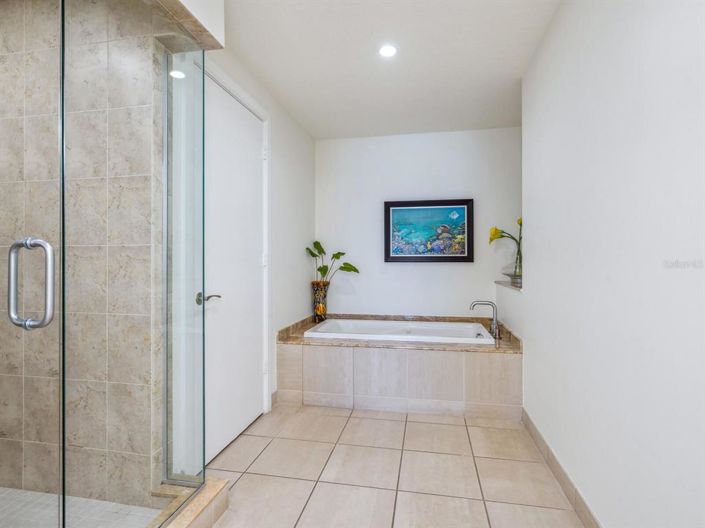 Image No.27-3 Bed Property for sale