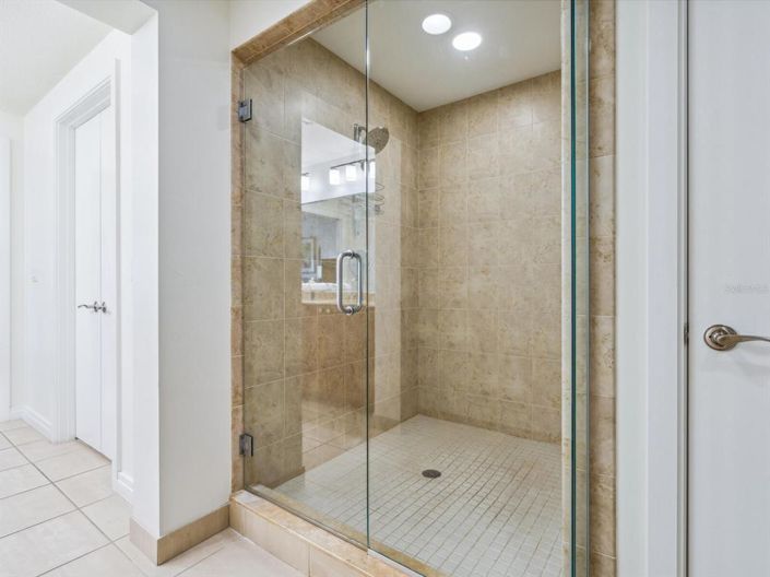 Image No.28-3 Bed Property for sale