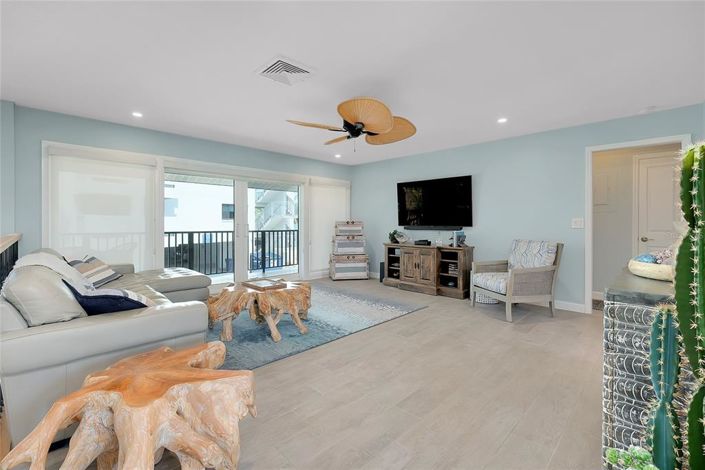 Image No.19-3 Bed Property for sale