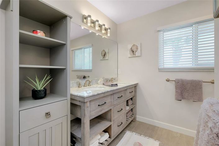 Image No.49-3 Bed Property for sale