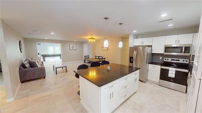 Image No.11-4 Bed Property for sale