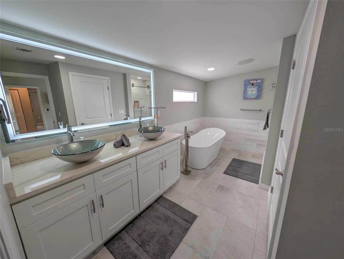 Image No.22-4 Bed Property for sale