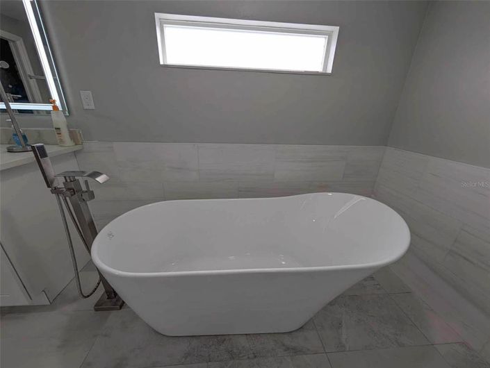 Image No.24-4 Bed Property for sale