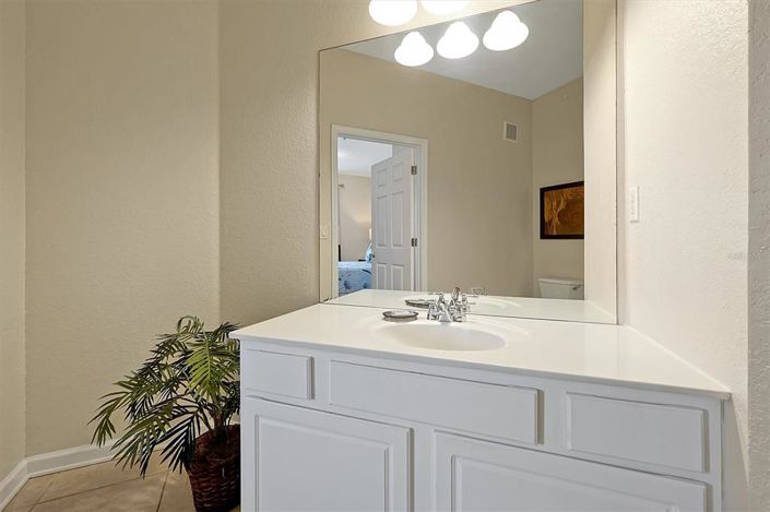 Image No.17-3 Bed Property for sale