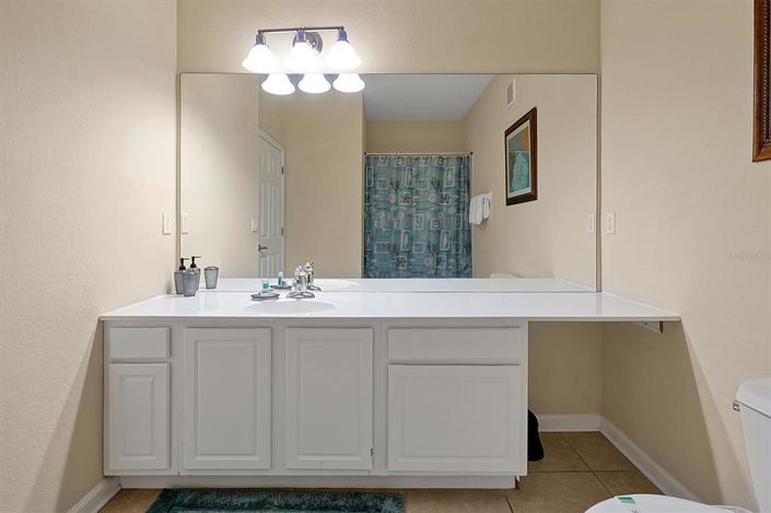 Image No.21-3 Bed Property for sale