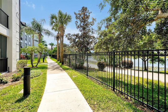 Image No.28-3 Bed Property for sale