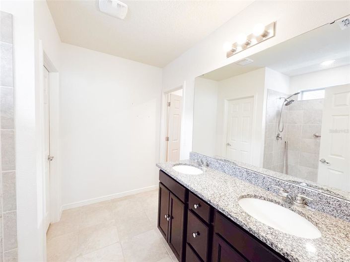 Image No.10-4 Bed Property for sale