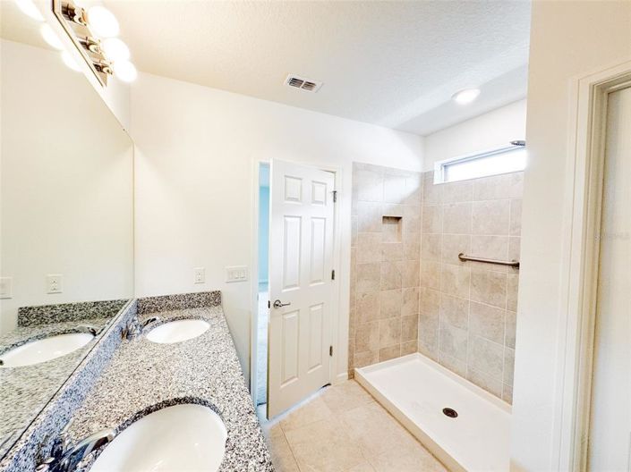 Image No.27-4 Bed Property for sale