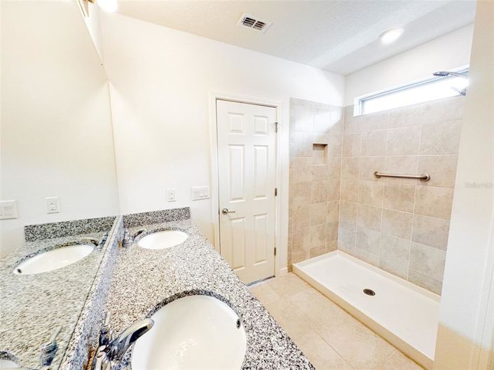 Image No.28-4 Bed Property for sale