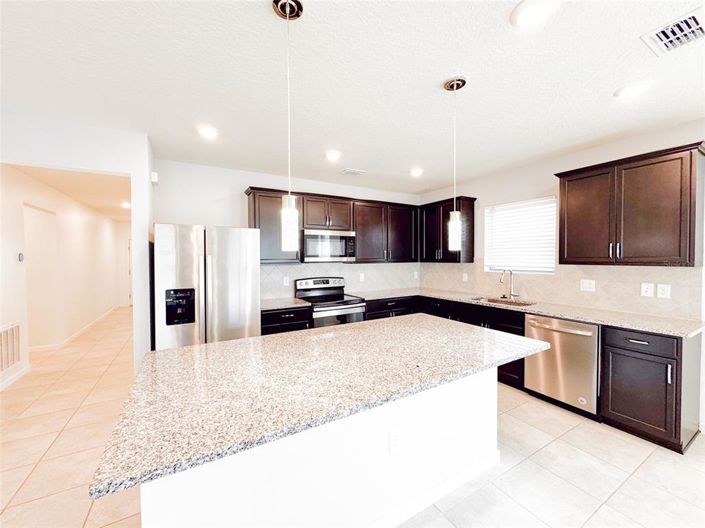 Image No.6-4 Bed Property for sale