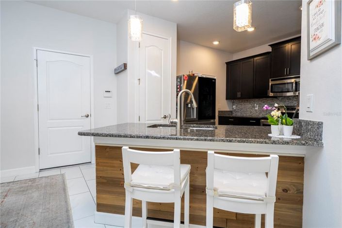 Image No.41-6 Bed Townhouse for sale