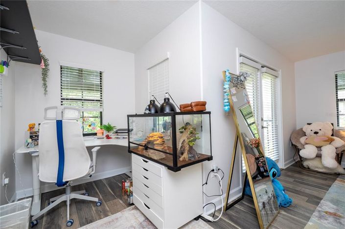 Image No.55-6 Bed Townhouse for sale