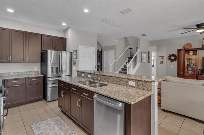 Image No.19-6 Bed Property for sale