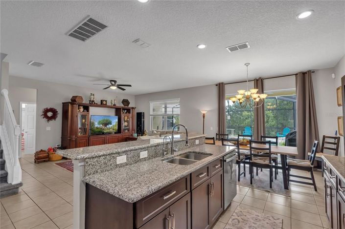 Image No.7-6 Bed Property for sale