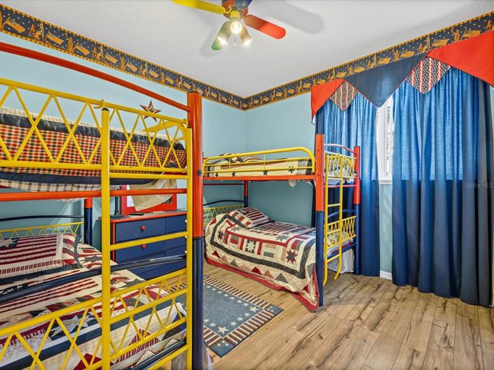 Image No.28-4 Bed Property for sale